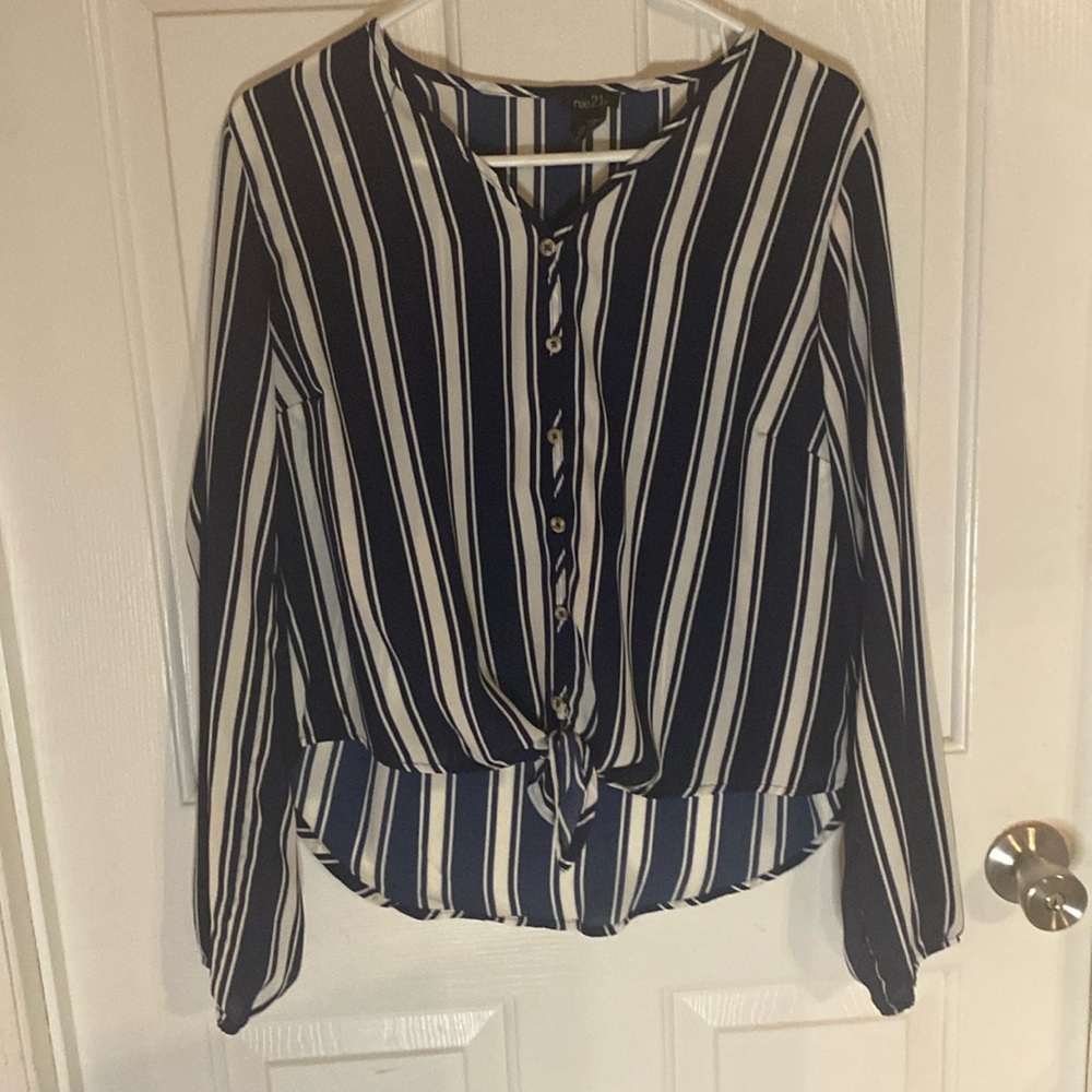 Rue 21 Medium Blouse Button Up Long Sleeve Tie Bottom Strips Navy/White